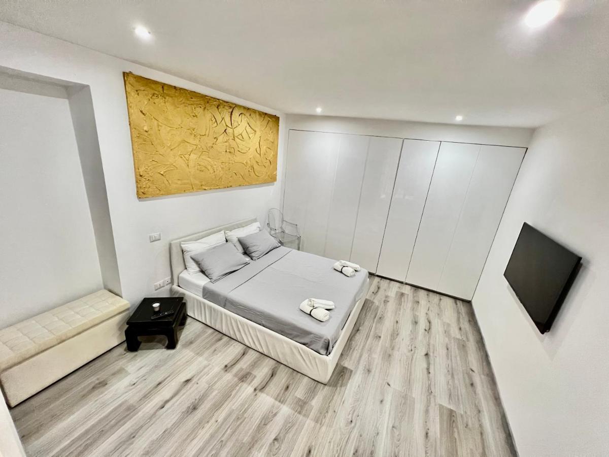 Abstract House Design Home In Center Of ตูริน ภายนอก รูปภาพ