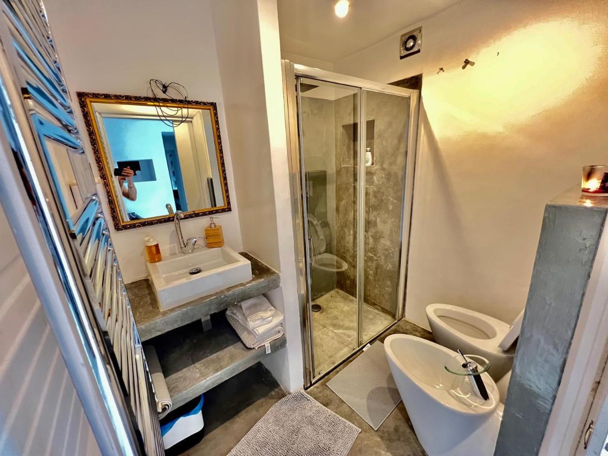 Abstract House Design Home In Center Of ตูริน ภายนอก รูปภาพ
