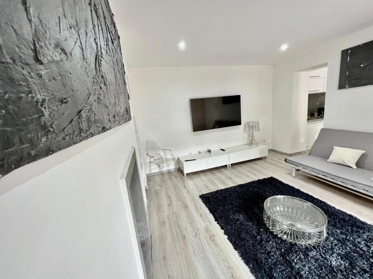 Abstract House Design Home In Center Of ตูริน ภายนอก รูปภาพ